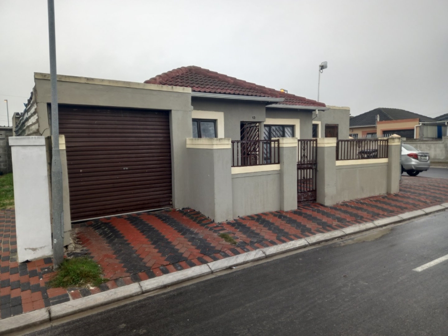2 Bedroom Property for Sale in Delft Western Cape